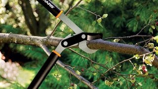 Review Fiskars 32Inch PowerGear Bypass Lopper 91546935J [upl. by Peck898]