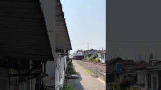 KERETA API DOUBLE TRAKSI railfans railway train fypyoutube fypシ゚viral fyp shortvideo shorts [upl. by Odetta]