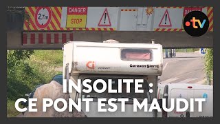 Pont de la fonderie  une page Instagram humoristique recense des poids lourds accidentés [upl. by Elleinnod]