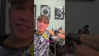 ALBERTO TOZZI SI FA UN NUOVO TATUAGGIO tiktok perte webboh neiperte lisaluchetta novitamakeup [upl. by Atiuqes516]