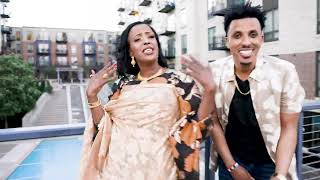 Ilkacase Qays Ft Hodan Abdirahman  Nimaan Ciilayba Icaaya  Official Music Video [upl. by Akisej764]