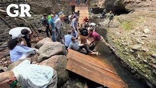 Caen Edil de Cuernavaca y acompañantes de puente colgante [upl. by Alemahs]