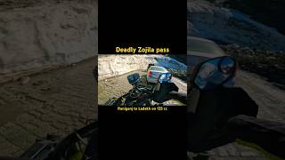 Tough 👀🙏 zojila ladakh dengerroad biketrip mountains motovlogging 125cc blackice [upl. by Opportina7]