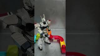 パトレイバーがマーブルラン 予想外の組み合わせが面白い！ Patlabor Plays Marble Run The Unexpected Combination is Hilarious [upl. by Elleral]