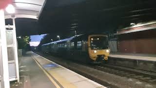 class 165 arrives at Keynsham [upl. by Oynotna]