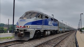 Metra F59PHI 77 west departs National St in Elgin Illinois on June 13 2022 [upl. by Alyse]