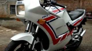 Yamaha RD 350 R ano 1988 [upl. by Yelnats837]