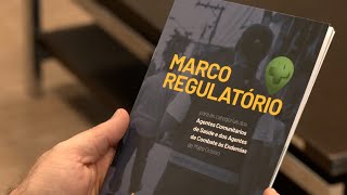 Oficializado o Marco Regulatório para os agentes comunitários de saúde e de combate às endemias [upl. by Nosnibor]