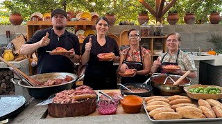 TORTAS AHOGADAS TIPICAS DE GUADALAJARA JALISCO CON CARNITAS MICHOACANAS [upl. by Savanna]