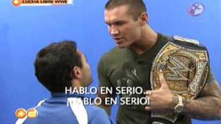 Escandalo en una entrevista con Randy Orton  Randy Orton Threatens to a Reporter [upl. by Nellahs775]