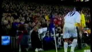 barcelona fans throw pig head at luis figo برشلونة و رأس الخنزير [upl. by Det]