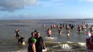 Baignade 1er janvier tranche sur mer [upl. by Claresta]