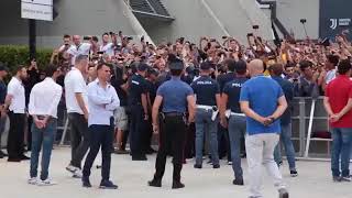 JUVENTUS  CRISTIANO RONALDO AL JMEDICAL ULTRAS CANTANO PORTACI LA CHAMPIONS [upl. by Edla39]