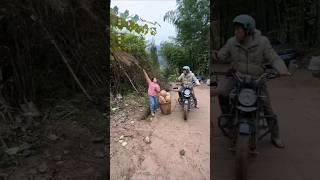 A Good Man Come To Motorcycle 🏍️ The beautiful girl saidThe master helped me pull up the Mountain [upl. by Humo]