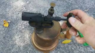 How to run a antique Gasoline blowtorch [upl. by Nueormahc]