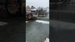 Pigeon Forge amp Gatlinburg Tennessee’s 1st Snowfall of 2024 [upl. by Bosch262]