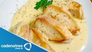 Receta para preparar pollo con crema de mostaza sobre berros Receta de pollo en crema [upl. by Ramah]