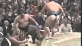 Asashoryu vs Chiyotaikai aki 2004 [upl. by Sucirdor]