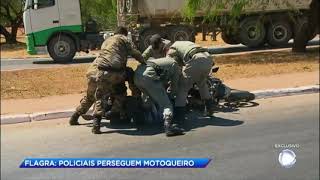 Cidade Alerta acompanha perseguição a motoqueiro em Goiás [upl. by Papst]