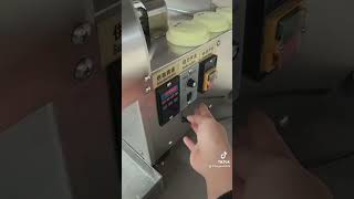 Dough divider and rounder machine doughdivider doughcutter [upl. by Gasparo]