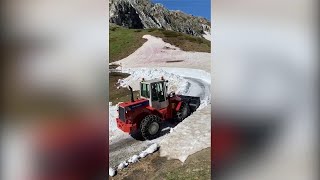 Colli Fauniera ed Esischie liberati dalla neve a Castelmagno [upl. by Htabazile]