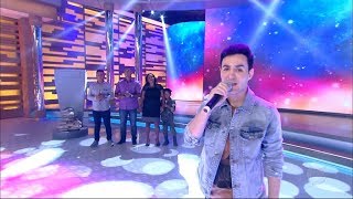 Leandro Borges canta o sucesso Fica Tudo Bem [upl. by Nyrhtakyram708]