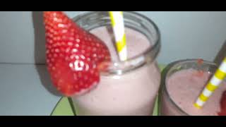 Smoothie banane fraise recette rapide et facile  1 recette smoothie pour lété [upl. by Ardnasil316]