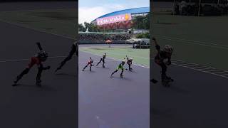 hijau stabilo 🎉🎉 fyp shorts shortvideo skating trending sepaturoda viral inlineskating [upl. by Yoho]