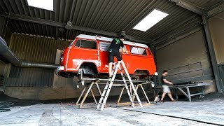 Der Bulli wird gestrahlt Unterboden sandstrahlen  VW T2 [upl. by Dazhehs520]