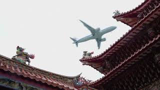 Large planes fly over traditional Chinese temple in Xiamen [upl. by Mitch952]