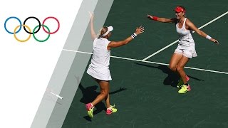 Russias Makarova and Vesnina win gold in womens tennis doubles [upl. by Rolando443]