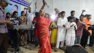 Amar Matir gase lao dhorese by Singer Kangalini Sufia stage performance at Monpura Park [upl. by Hollenbeck]