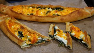 Schnelle und einfache Pizza Schiffchen mit Spinat und Feta [upl. by Weatherley]