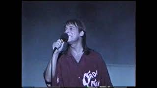 Pierre Groscolas à Bordeaux chante Fille du vent 1996 [upl. by Enelegna]