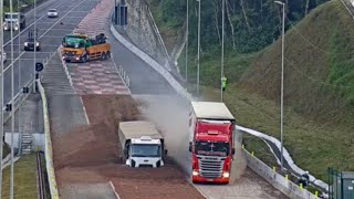 Caminhão e carreta utilizam área de escape simultaneamente na BR376PR [upl. by Sprung382]