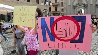 In piazza a Vigevano contro il velox di Gambolò [upl. by Tal362]