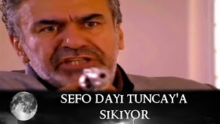 Seyfo Dayı Deve Tuncaya Sıkıyor  Kurtlar Vadisi 20Bölüm [upl. by Vig]