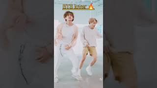 V BTS dance bts shorts korean [upl. by Hamilah]