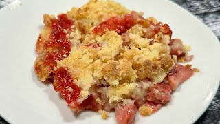 Ce dessert est à tomber 😍🍓 CRUMBLE AUX FRAISES facile et rapide [upl. by Enimsaj]