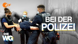 Praktikum bei der POLIZEI BERLIN mit CHINEDU👮🏾‍♂️ I DIE WG [upl. by Ynagoham]