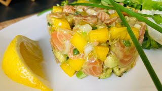 TARTARE DE SAUMON ET AVOCAT [upl. by Nadda936]