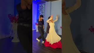 Saree ke fall sa song viraldance trendingshorts dancergirl youtubeshort dance bolloywooddance [upl. by Einej]