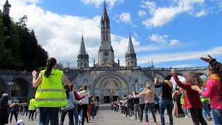 Flash Mob Lourdes Sixièmes 2018  Le ciel est mon pays [upl. by Nuahsyd]