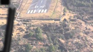 Landing approach Landeanflug  Lukla LUA Cockpit View  Tara Air  Perfect Landing  Danger [upl. by Encratis]