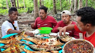 kehidupan anak pulau mancing dan bakar ikan di pantai [upl. by Hike]