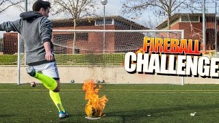 BALON ARDIENDO CHALLENGE CON YOUTUBERS Reto de Futbol DE FUEGO bytarifa [upl. by Elodie]