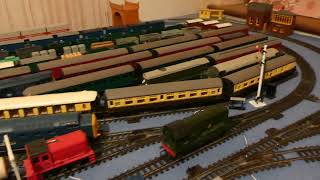 TRIANG OR LIMA OR AIRFIX OR BACHMANN MODEL RAILWAY ROLLING STOCK RUN FOUR 260224 [upl. by Fineman389]