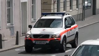 Geländegängiger Krankentransportwagen aD ÖRK Salzburg im Verkehrschaos [upl. by Ellevel]