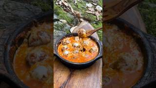 Güveçte Domates Soslu Köfte Meatballs With Tomato Sauce in Casserole [upl. by Agnimod877]