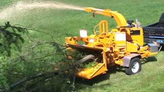 Bandit Model 150XP200XP250XP 12quot Disc Style Hand Fed Brush Chippers [upl. by Esyned]